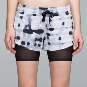 Lululemon Hot To Street Short